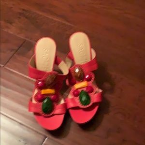 Women sacHELLE wedged heel with stones on top